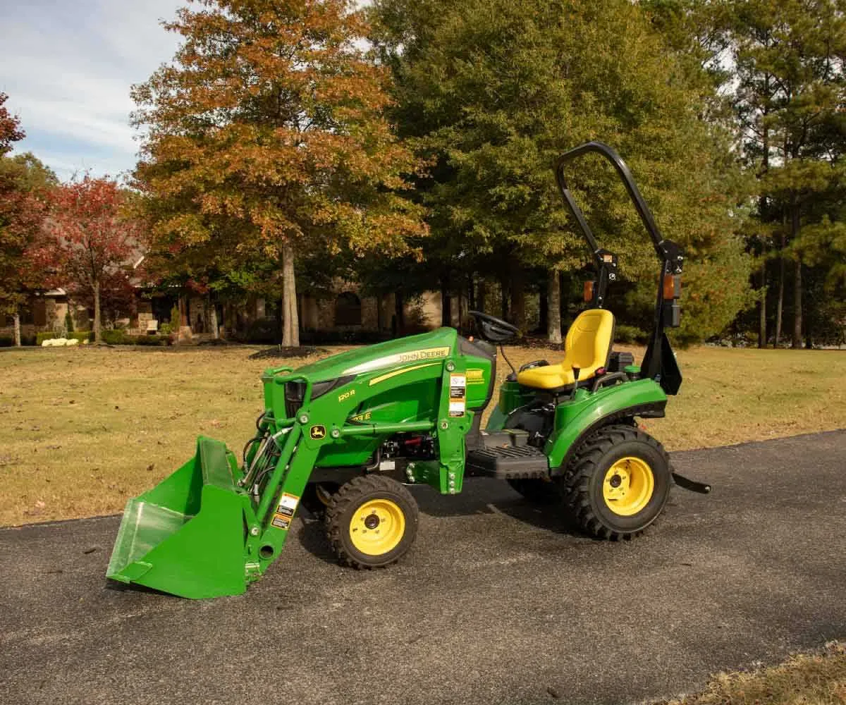 1023e john deere specs