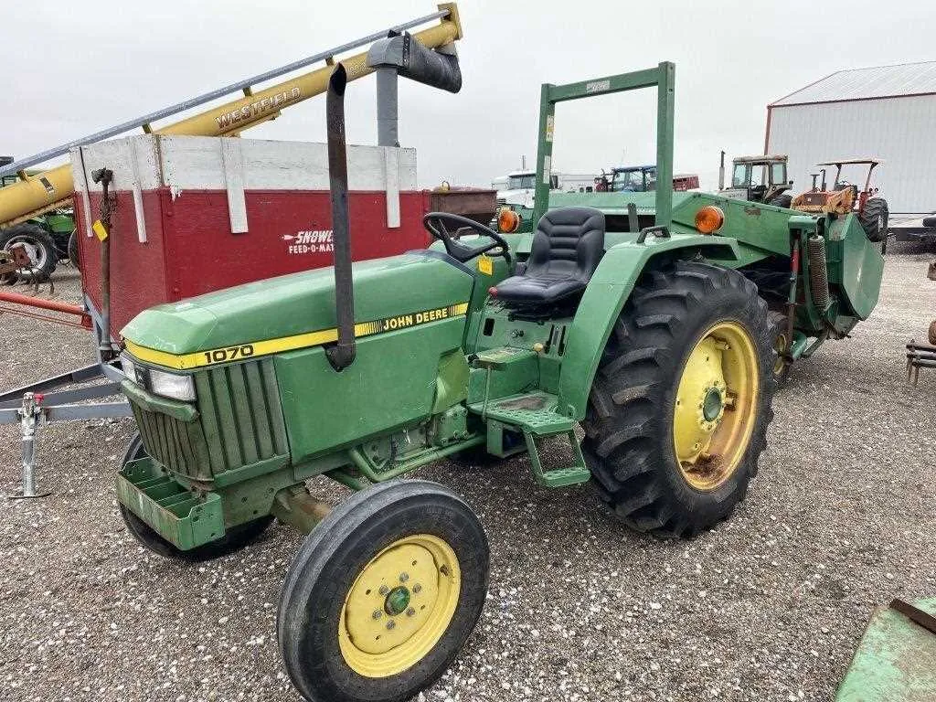 1070 john deere tractor specs