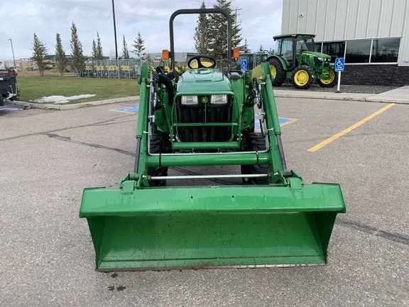 2000 john deere 4400 specs