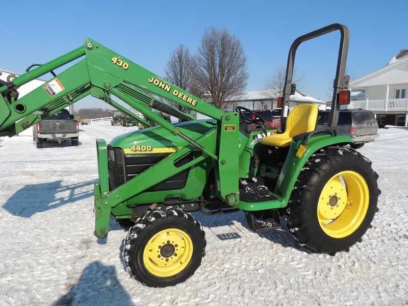 2004 john deere 4400 specs