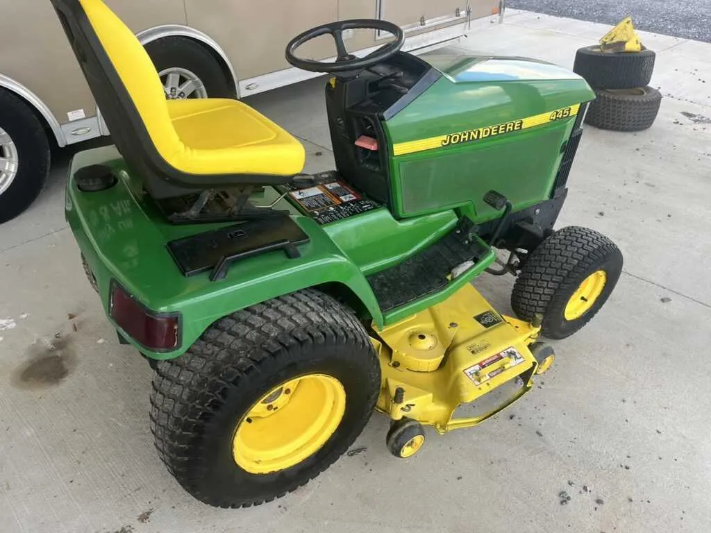 2005 john deere 445 specs