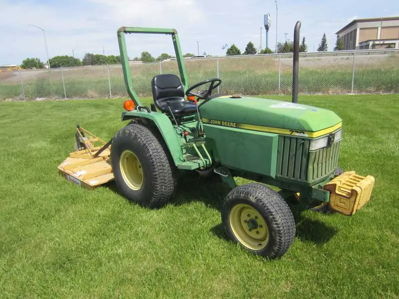 2005 john deere 790 specs