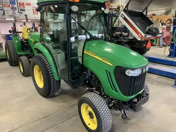 2006 john deere 3720 specs