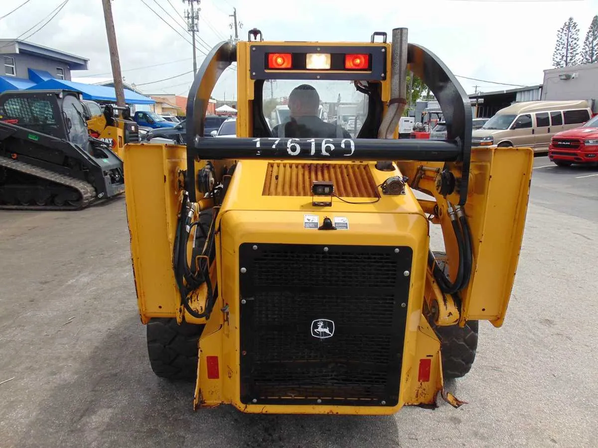 2008 john deere 325 specs