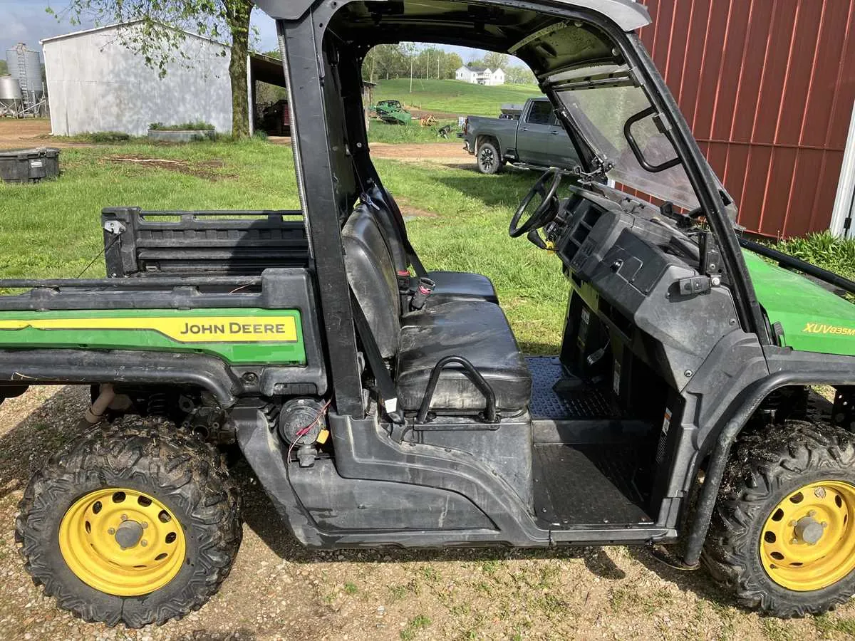 2011 john deere 825i specs