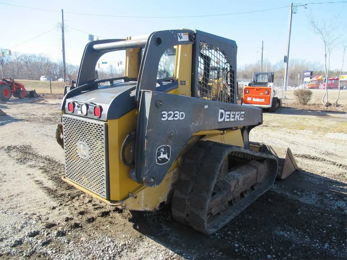 2011 john deere 323d specs