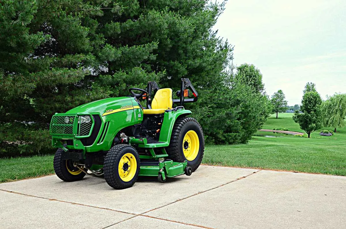 2012 john deere 3320 specs
