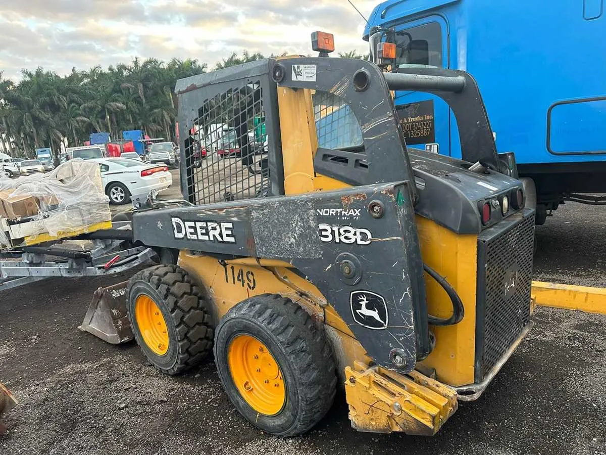 2013 john deere 318d specs