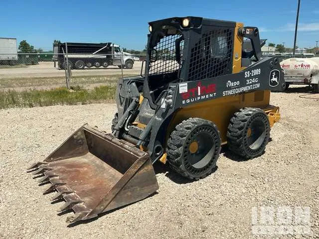 2015 john deere 318e specs