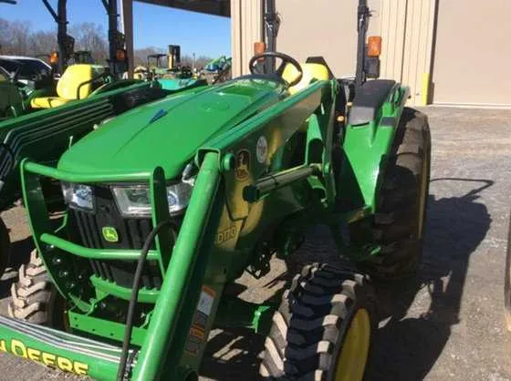 2017 john deere 4044m specs