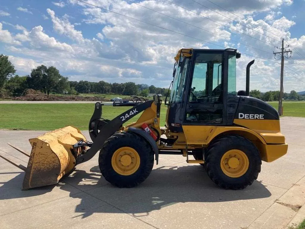 244k john deere specs