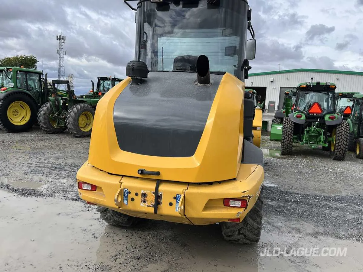 244l john deere specs