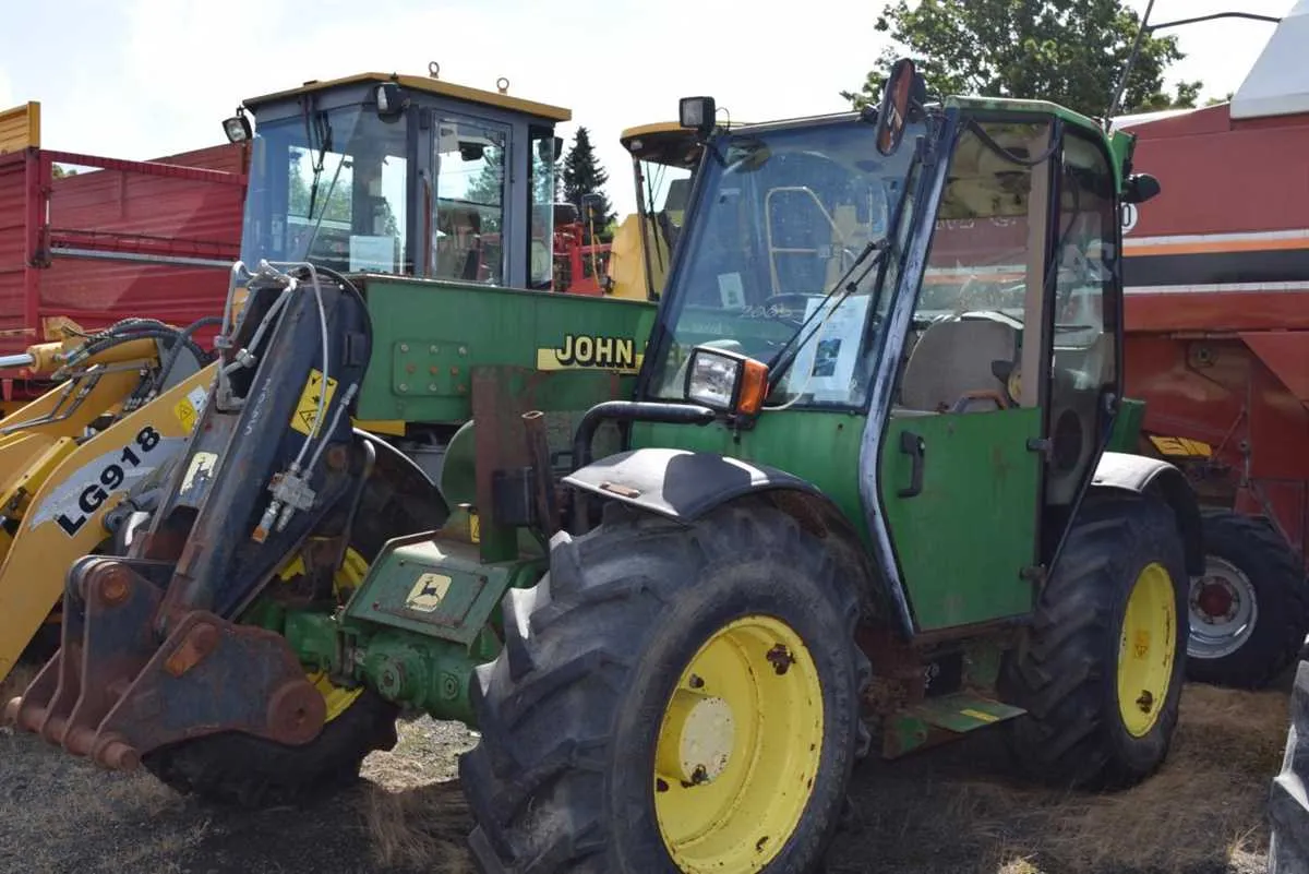 4400 john deere specs