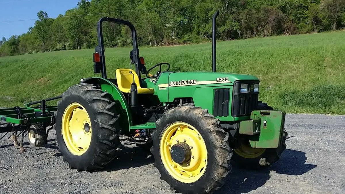 5205 john deere specs
