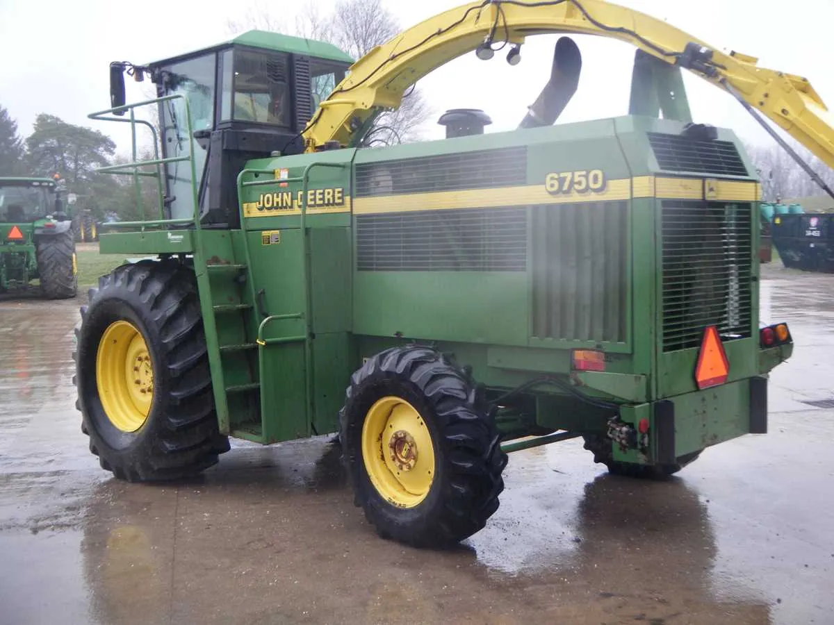 6850 john deere chopper specs