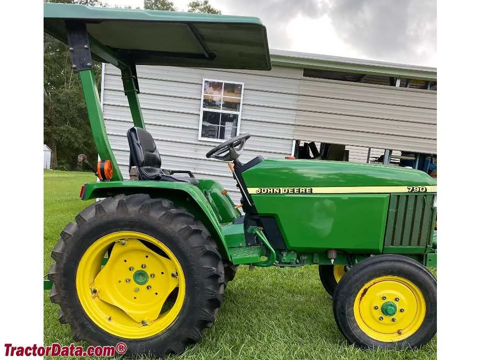 790 john deere tractor specs