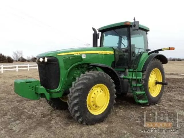 8220 john deere specs