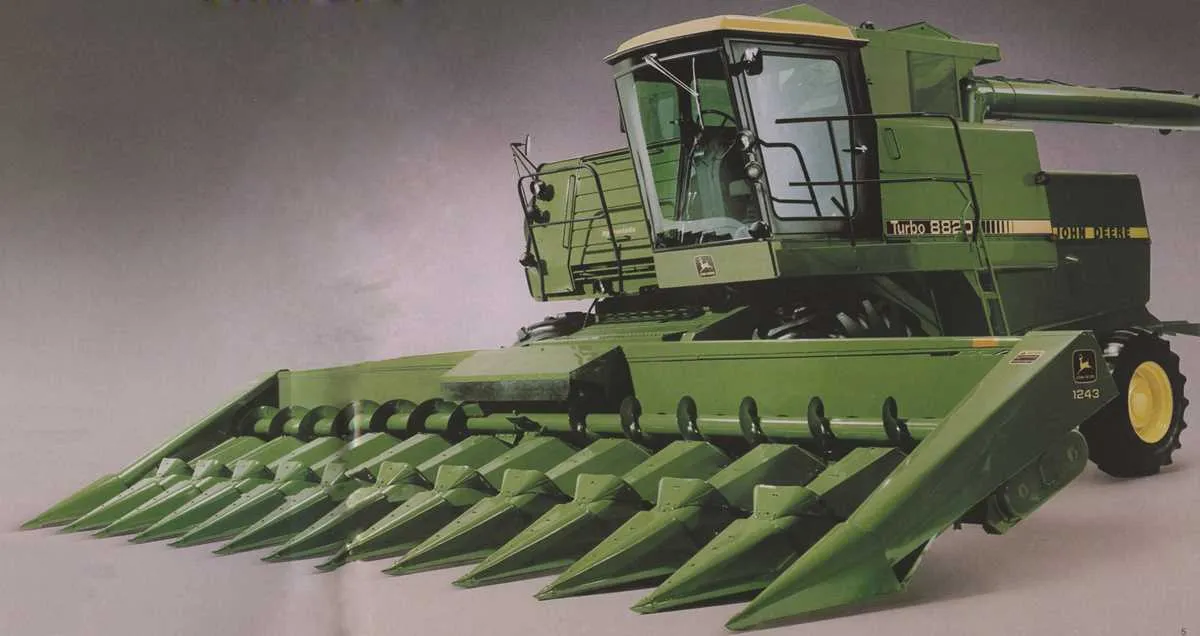 8820 john deere combine specs