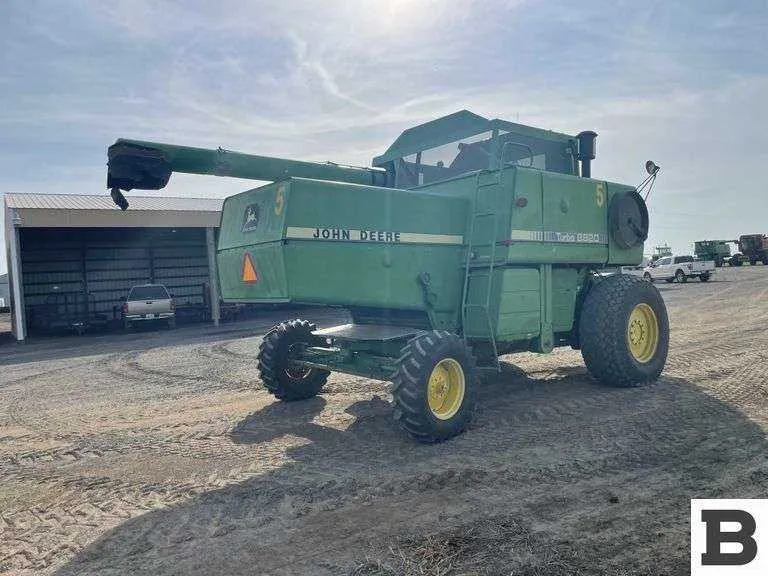 8820 john deere combine specs