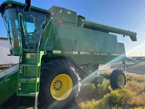 9500 john deere combine specs