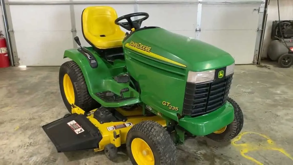 gt235 john deere specs
