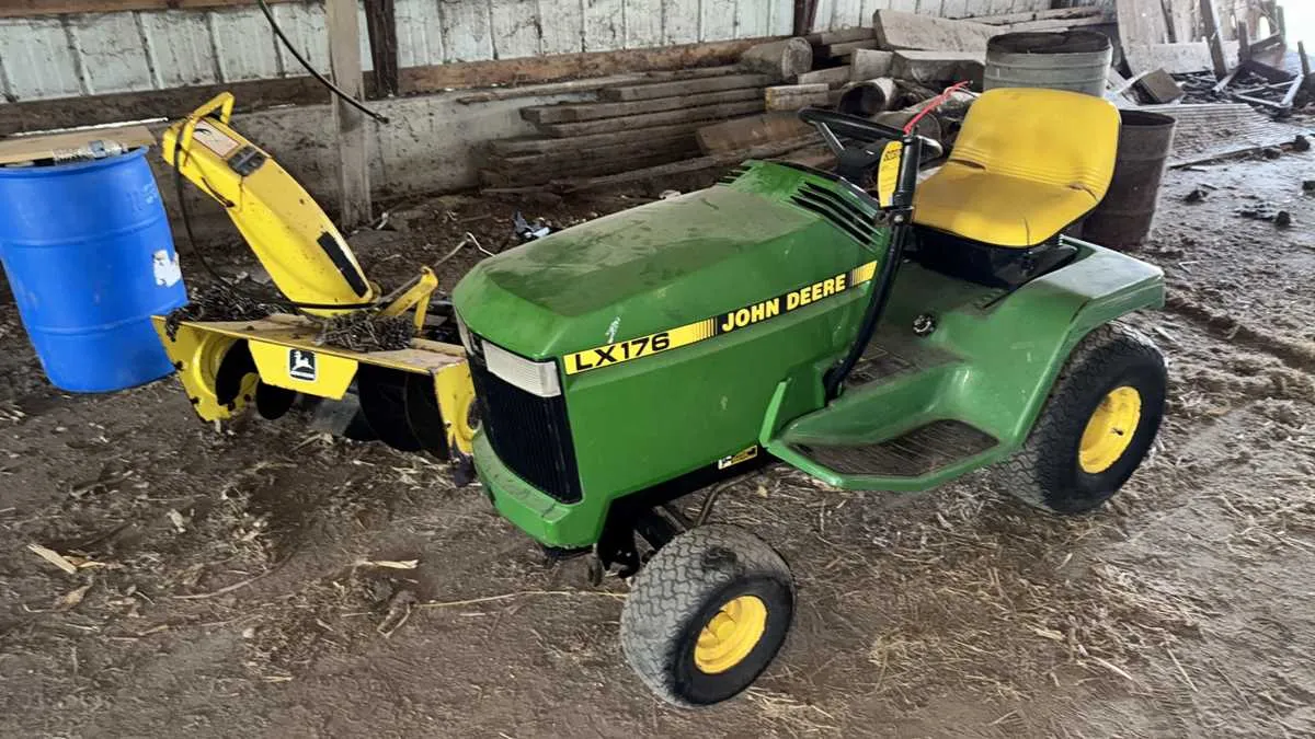 john deer lx176 tractor specs