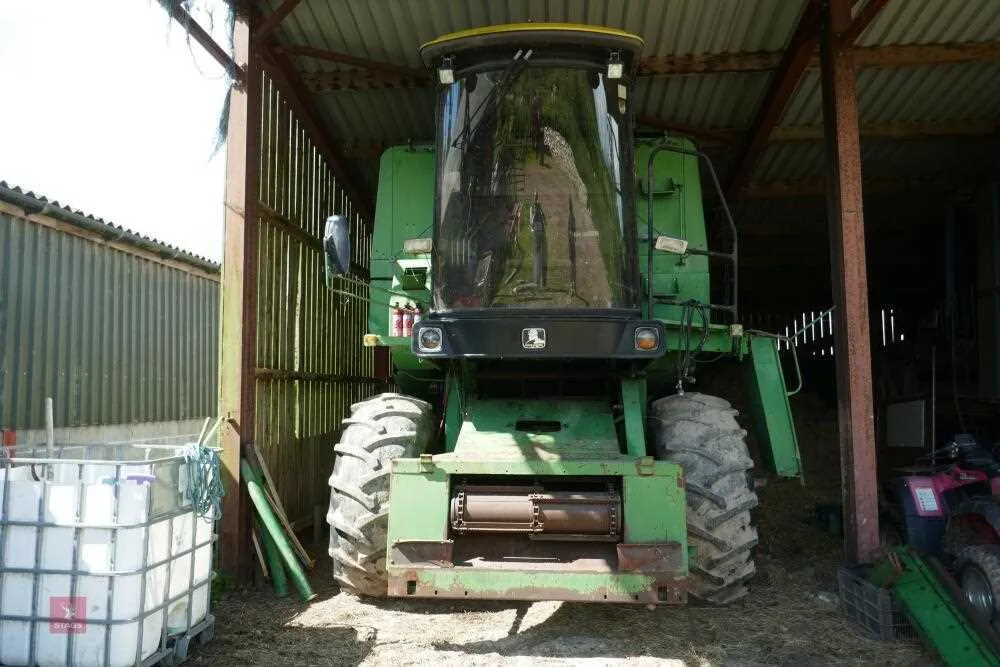 john deere 1065 combine specs