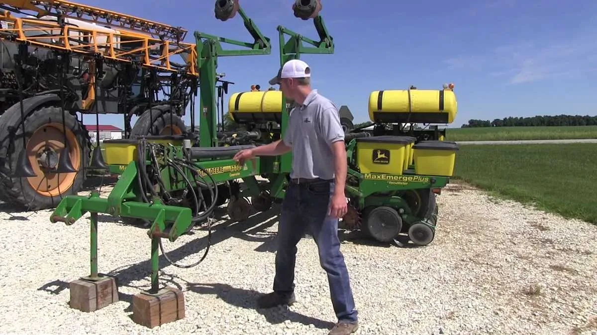 john deere 1770 12 row planter specs