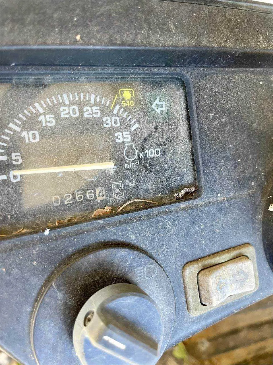 john deere 2210 oil specs