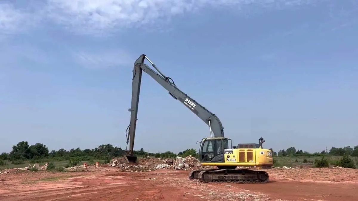 john deere 250g long reach excavator specs