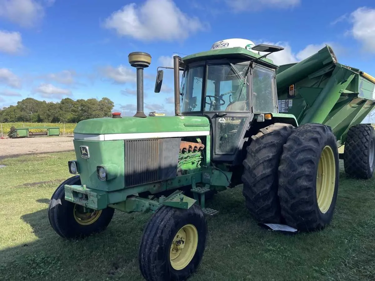 john deere 3040 specs