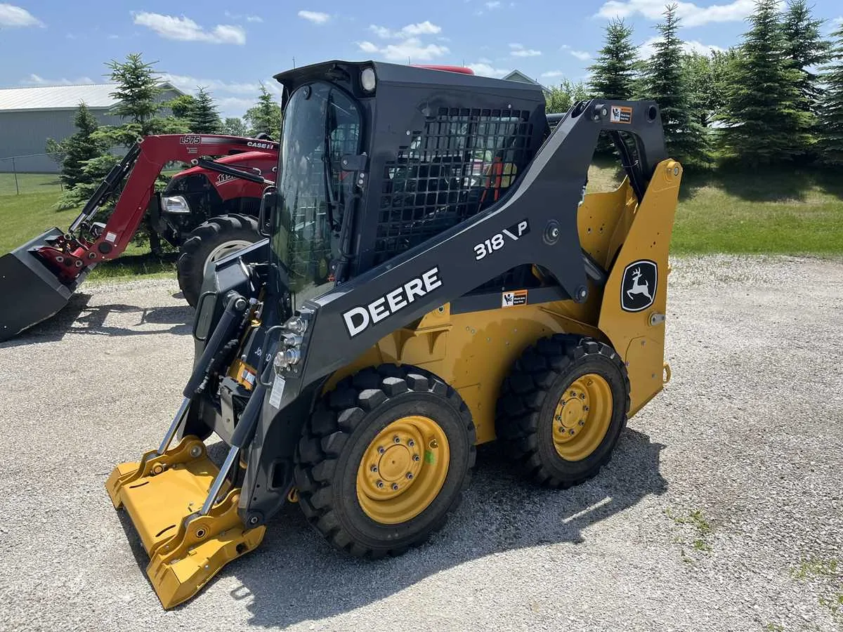 john deere 318 skid steer specs