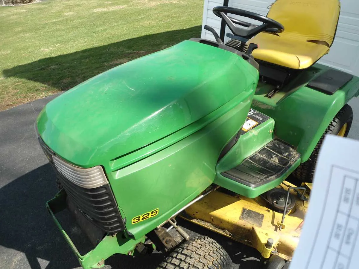 john deere 325 garden tractor specs