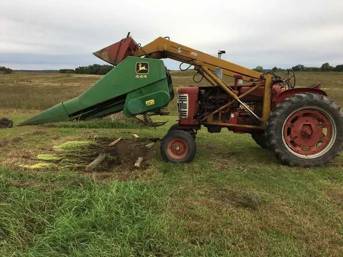 john deere 444 corn head specs