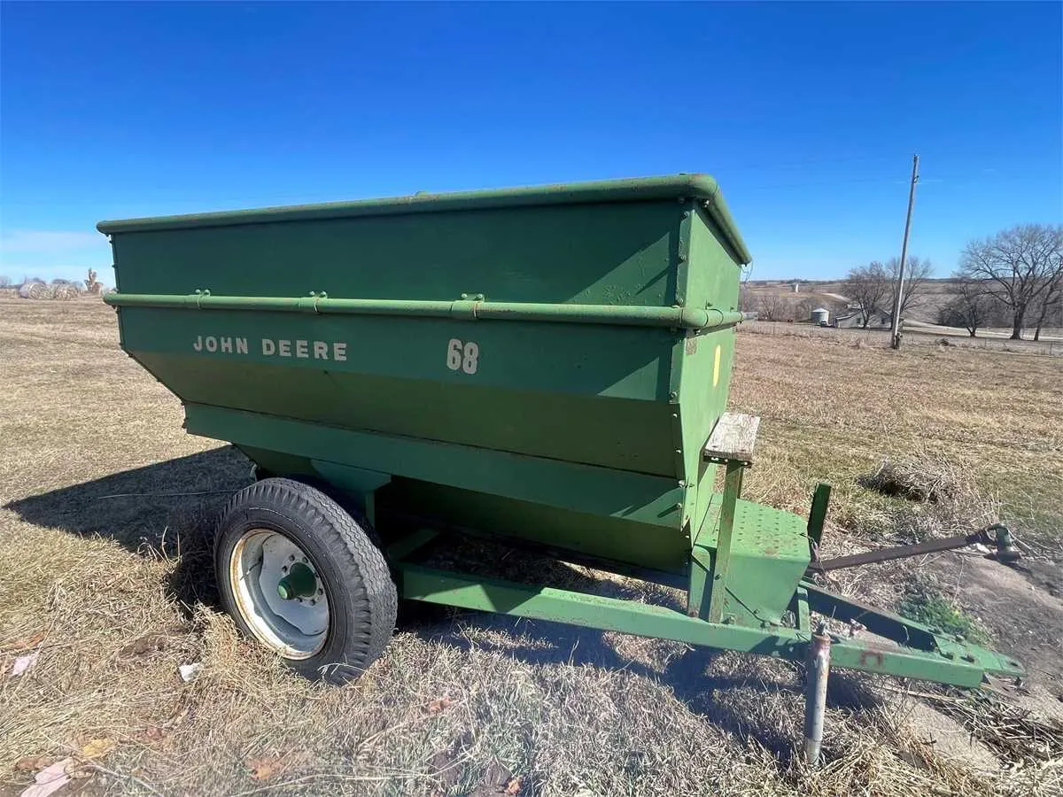 john deere 68 auger wagon specs