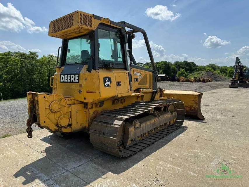 john deere 700j specs