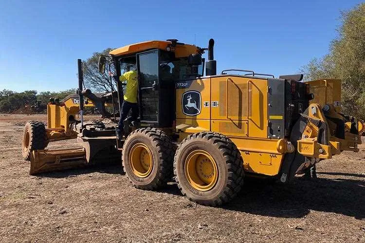 john deere 772gp motor grader specs