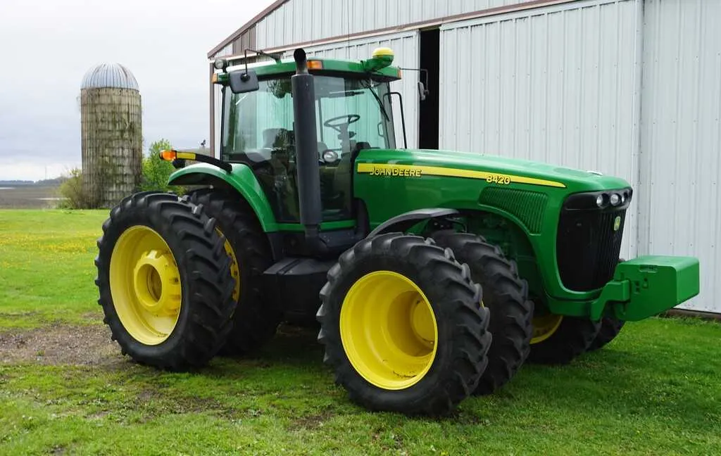 john deere 8420 tractor specs