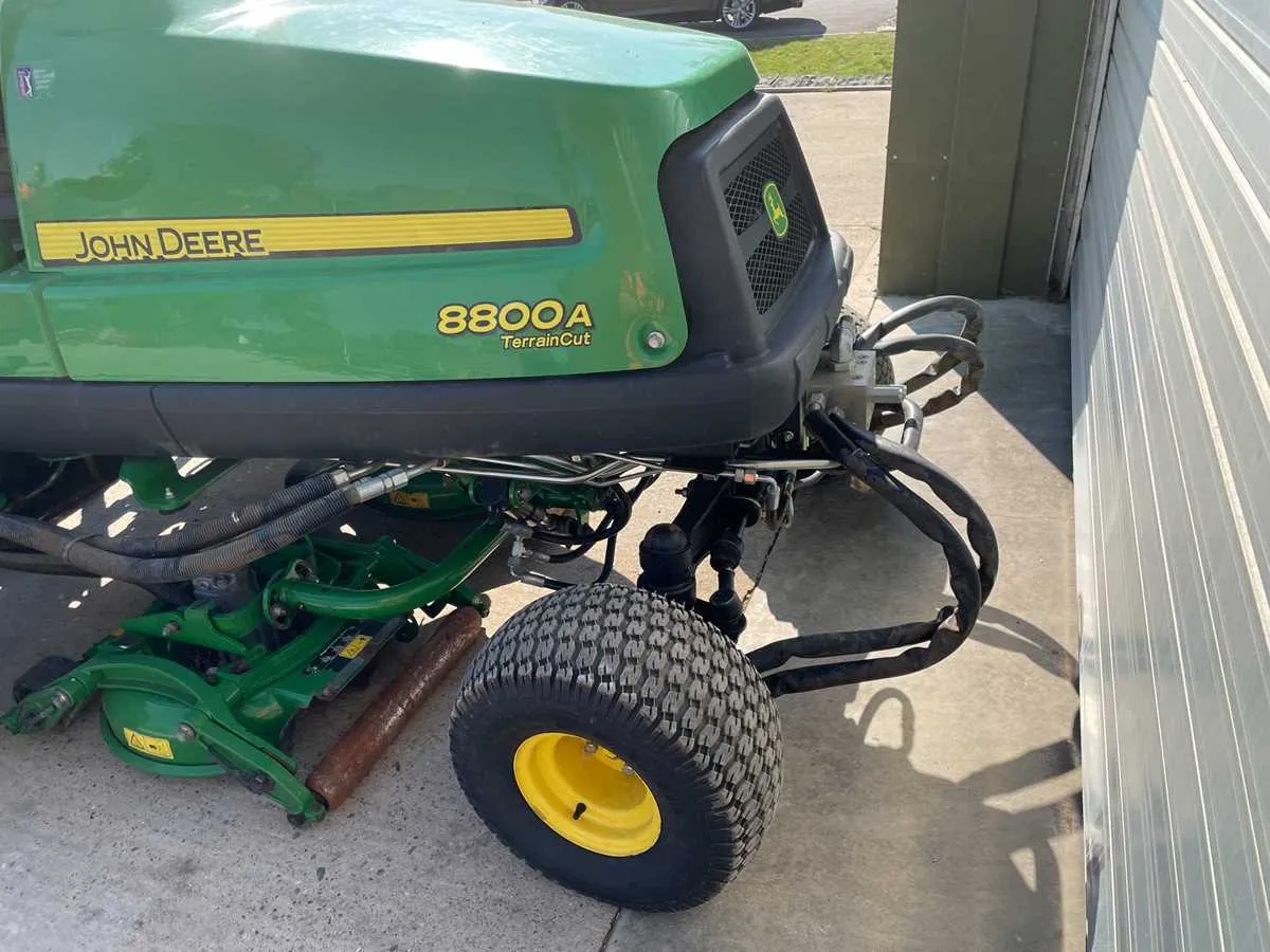 john deere 8800a specs