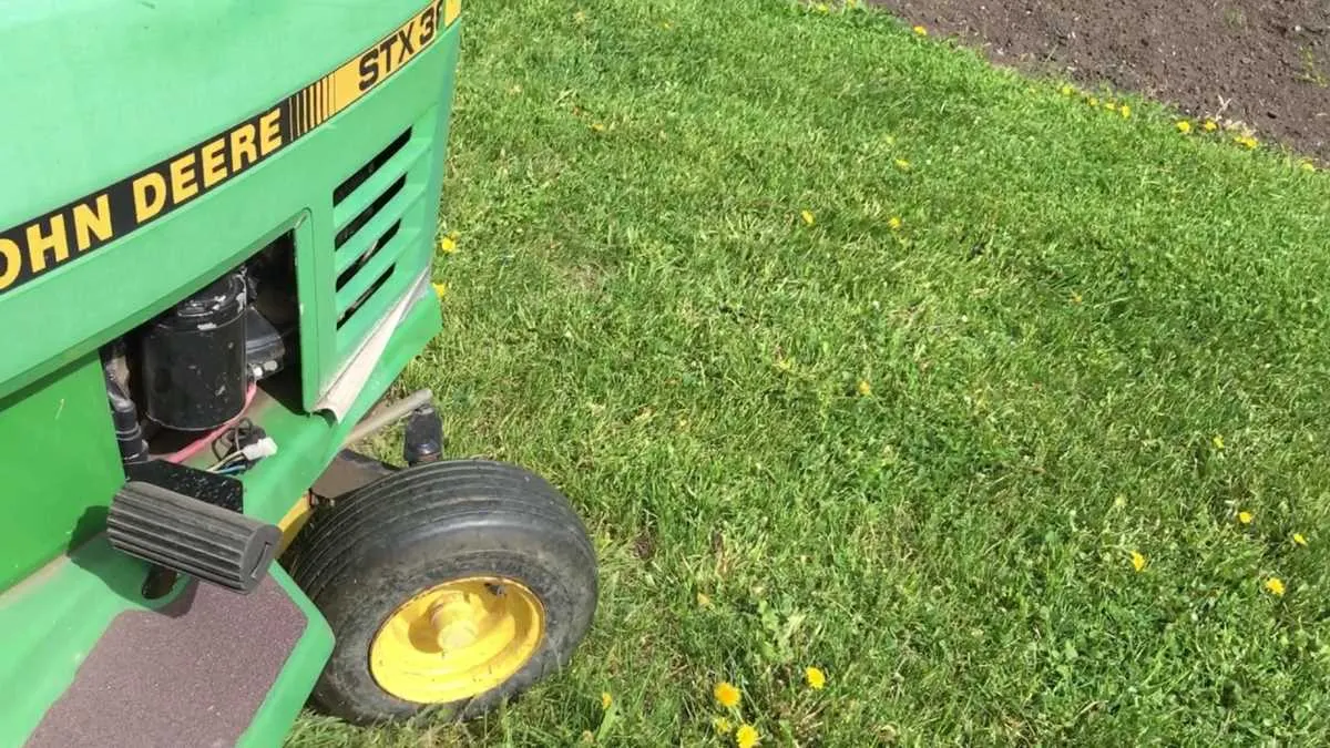 john deere stx38 yellow deck specs