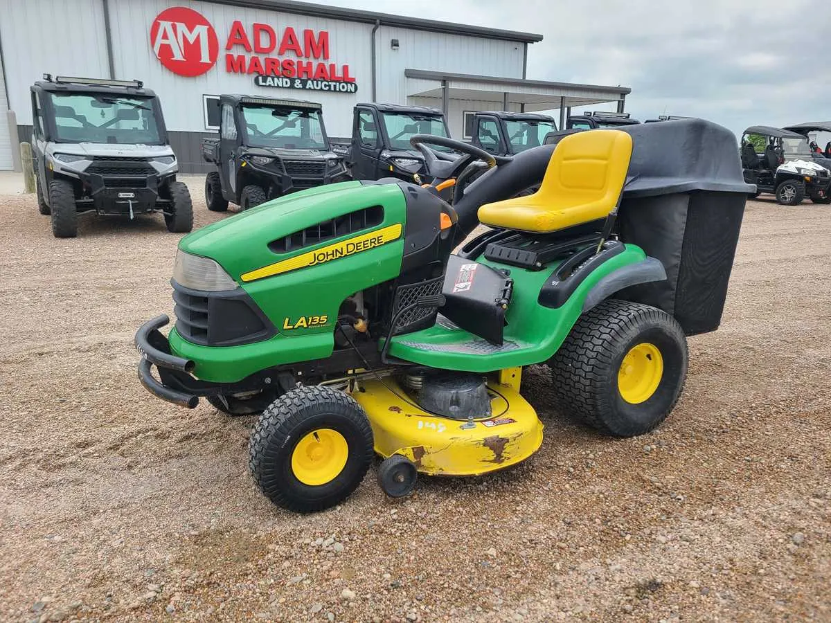 la135 john deere specs
