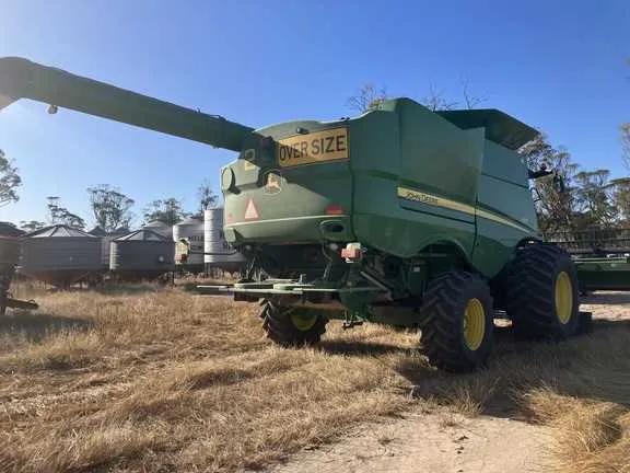 s670 john deere combine specs