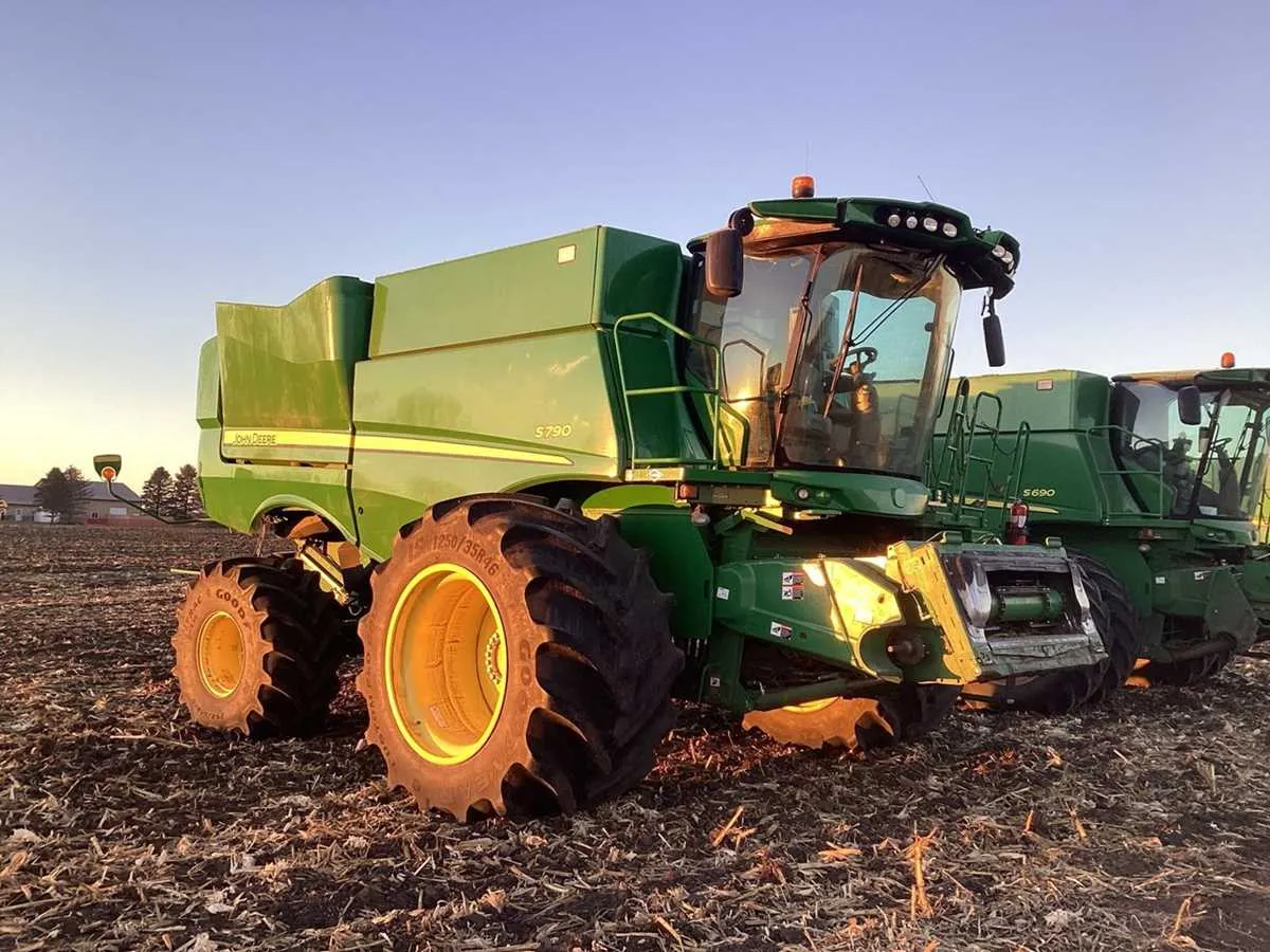 s790 john deere specs