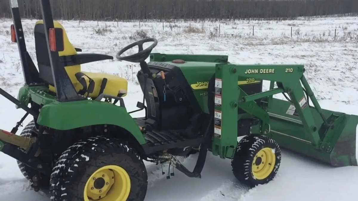 spec john deere 2210