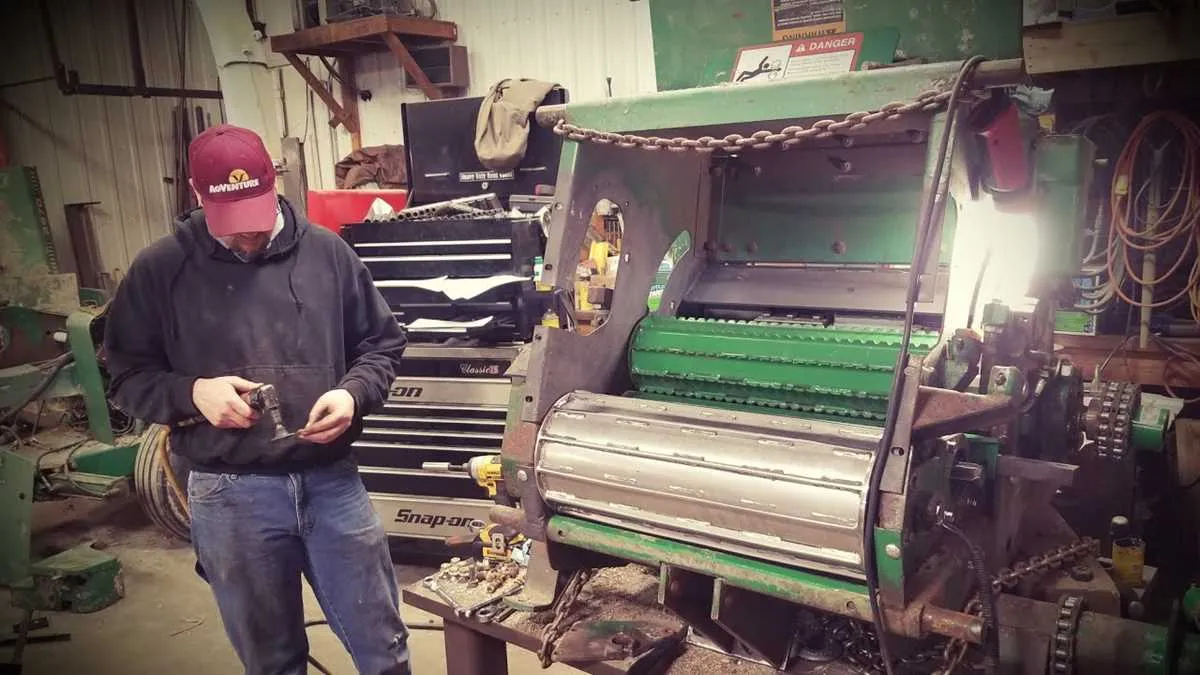 specs for john deere 3970 chopper