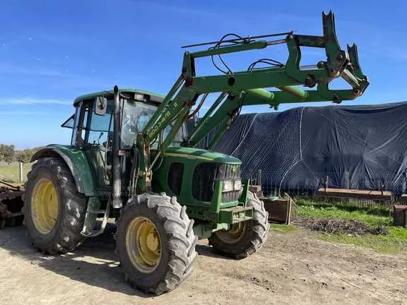 specs on 6220 john deere tractor