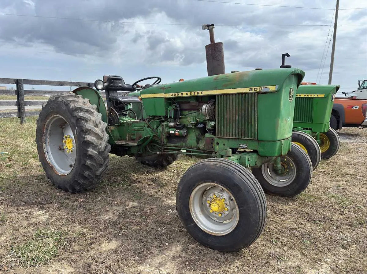 specs on a 2030 john deere tractor
