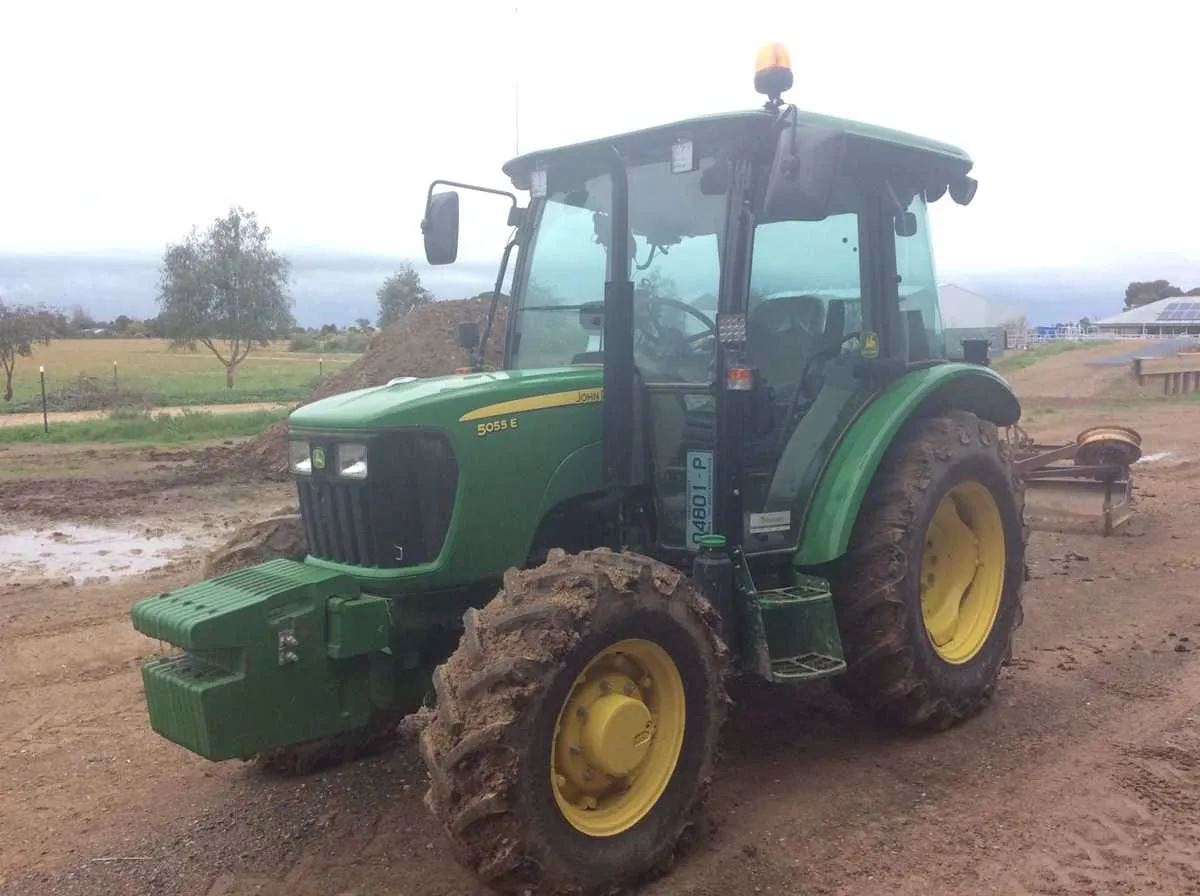 specs on john deere 5055e