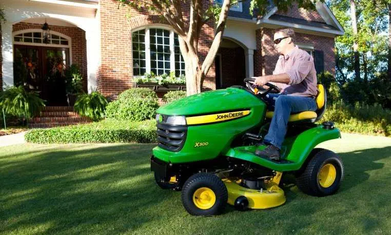 specs on john deere 300 riding mower