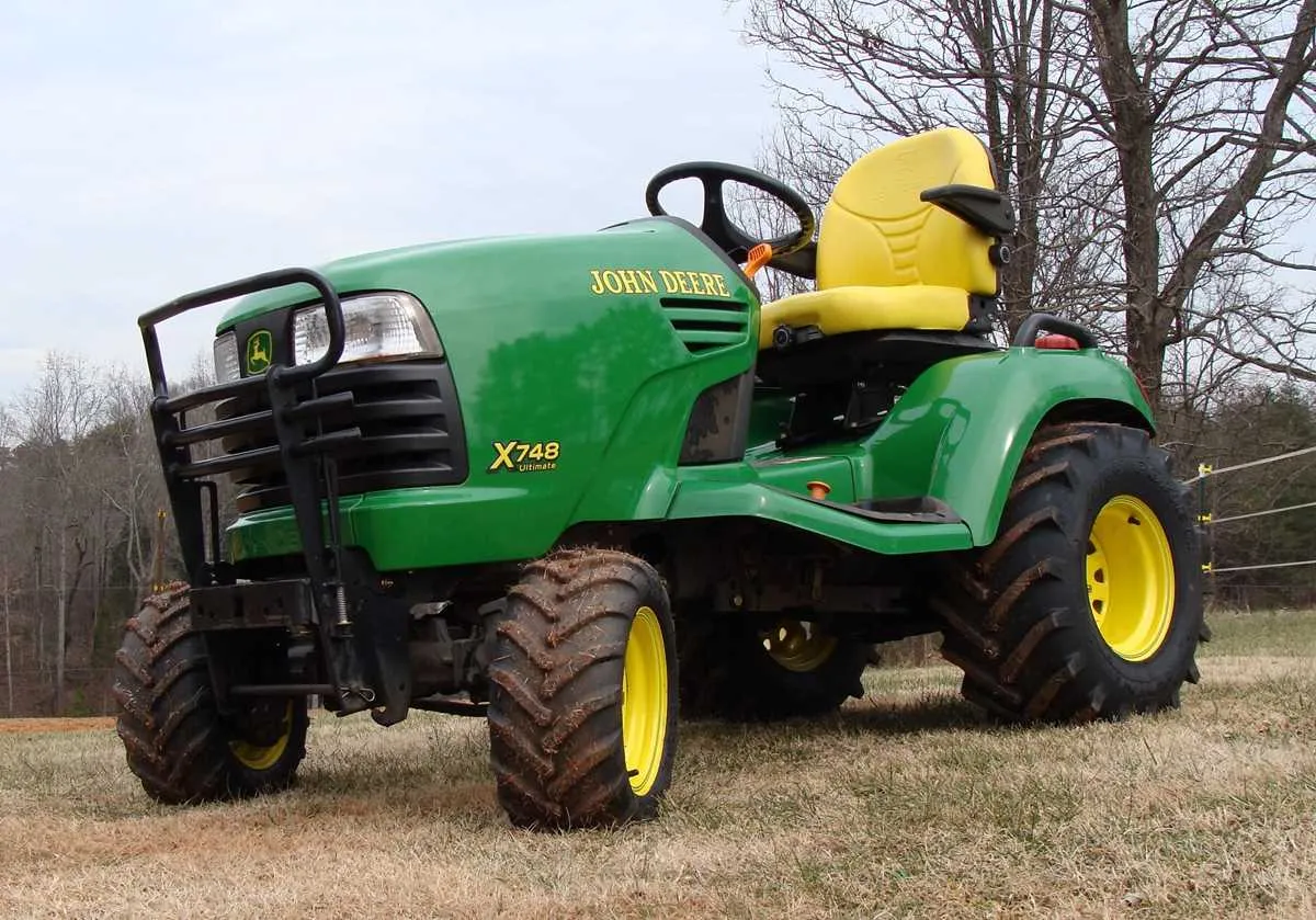 2011 john deere x748 specs